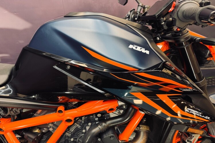 KTM 1290 SUPER DUKE R