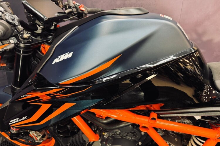 KTM 1290 SUPER DUKE R