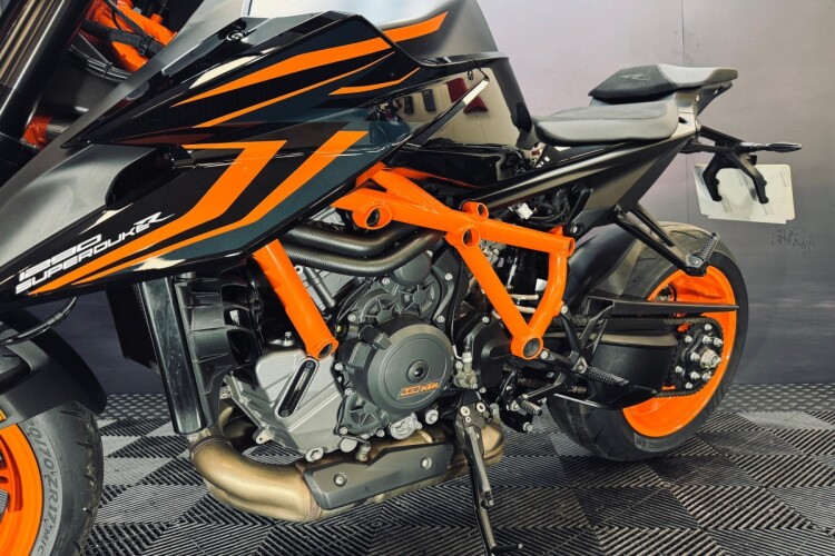 KTM 1290 SUPER DUKE R