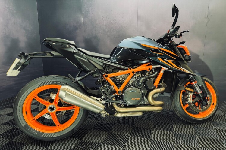 KTM 1290 SUPER DUKE R