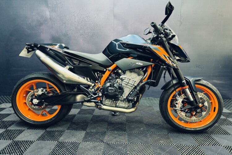 KTM 890 DUKE
