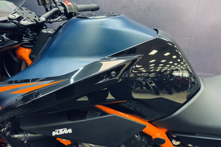 KTM 890 DUKE