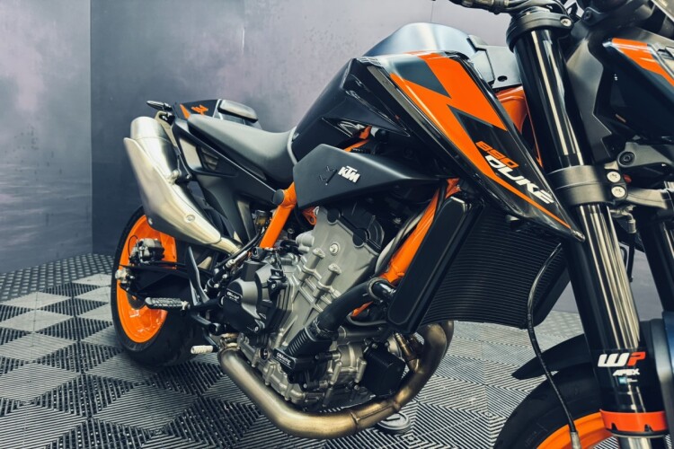 KTM 890 DUKE