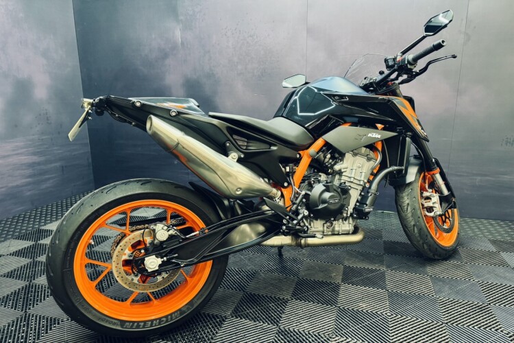 KTM 890 DUKE
