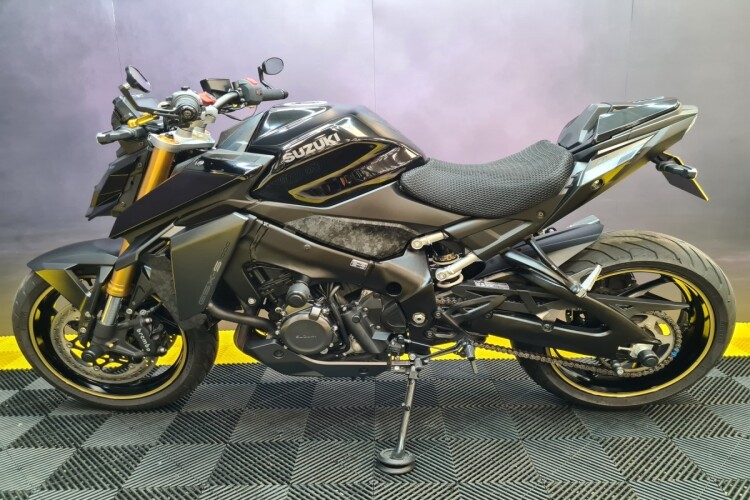 SUZUKI GSX-S1000