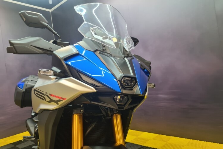 SUZUKI GSX-S1000GX +