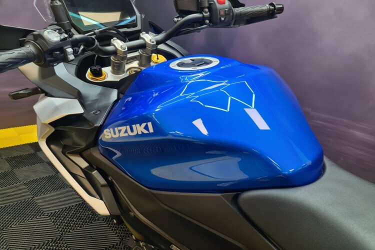 SUZUKI GSX-S1000GX +