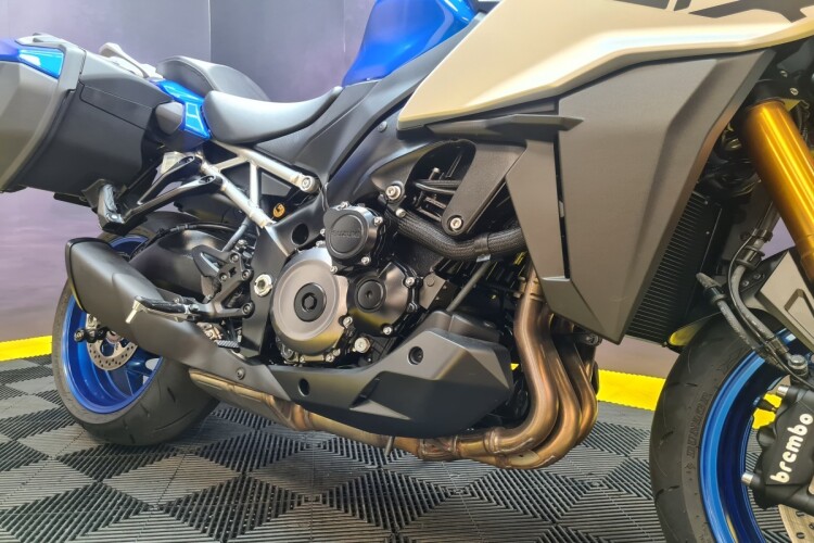 SUZUKI GSX-S1000GX +