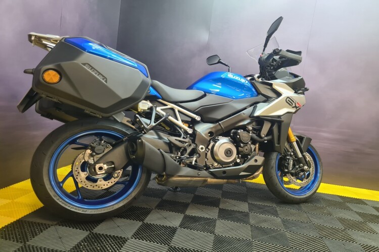SUZUKI GSX-S1000GX +