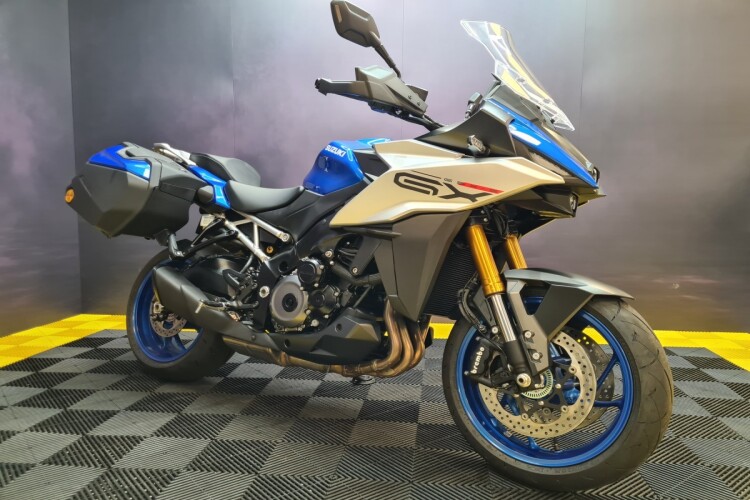 SUZUKI GSX-S1000GX +