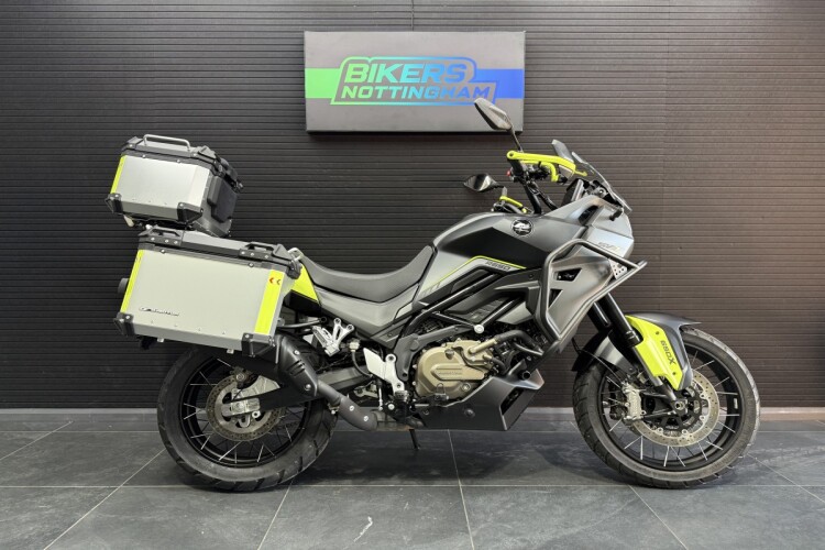 QJMOTOR SVT650 X
