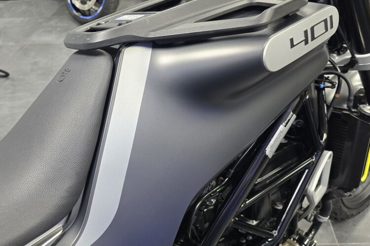 HUSQVARNA SVARTPILEN 401