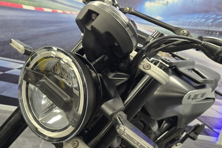 HUSQVARNA SVARTPILEN 401