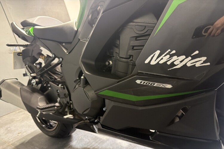 KAWASAKI NINJA 1100 SX