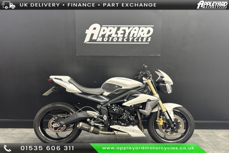 TRIUMPH STREET TRIPLE 675