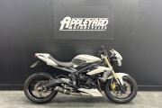 TRIUMPH STREET TRIPLE 675