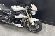 TRIUMPH STREET TRIPLE 675