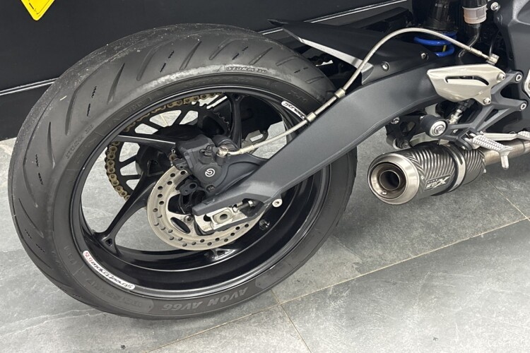 TRIUMPH STREET TRIPLE 675