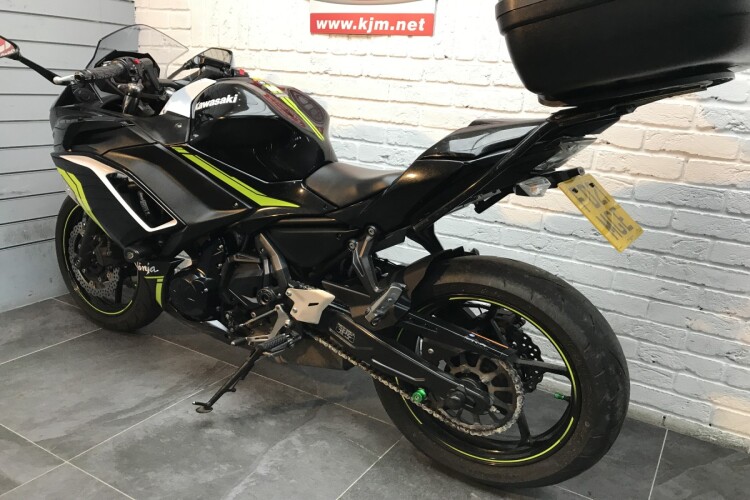 KAWASAKI NINJA 650