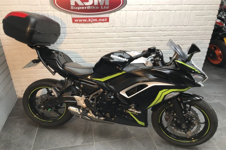 KAWASAKI NINJA 650