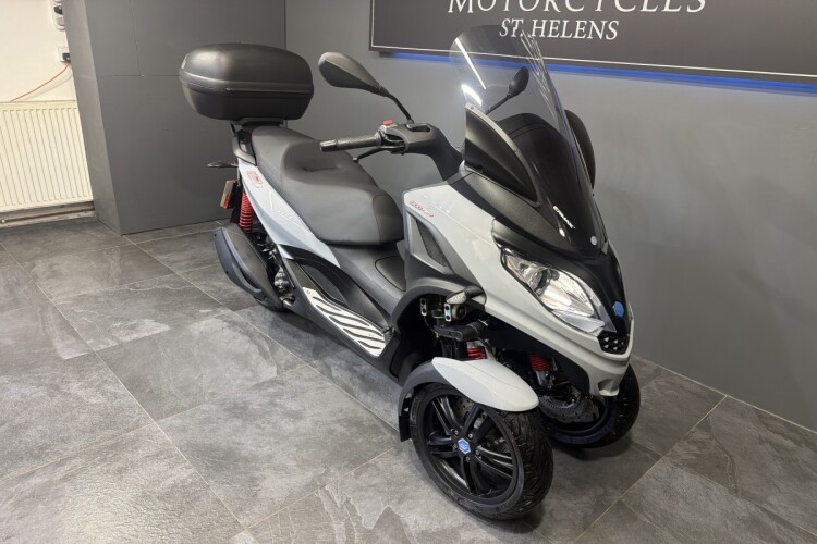 PIAGGIO MP3 300