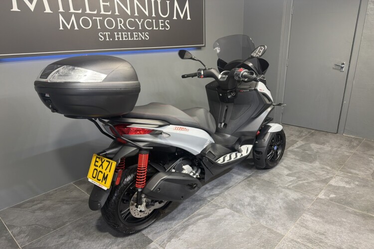 PIAGGIO MP3 300