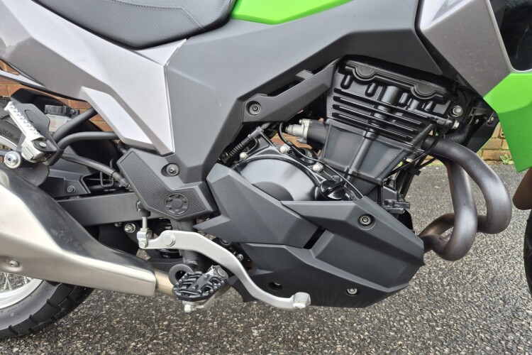 KAWASAKI VERSYS-X 300