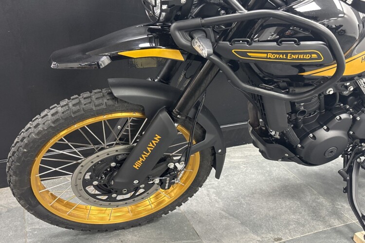ROYAL ENFIELD HIMALAYAN 452