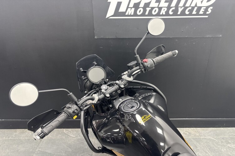 ROYAL ENFIELD HIMALAYAN 452