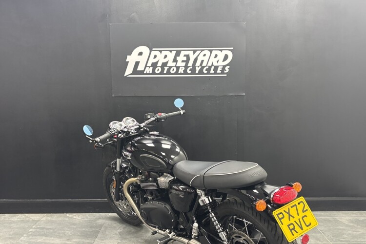 TRIUMPH BONNEVILLE T100