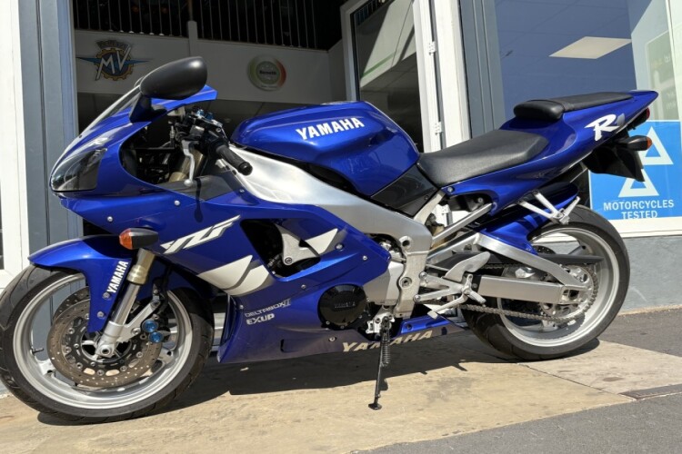 YAMAHA YZF-R1
