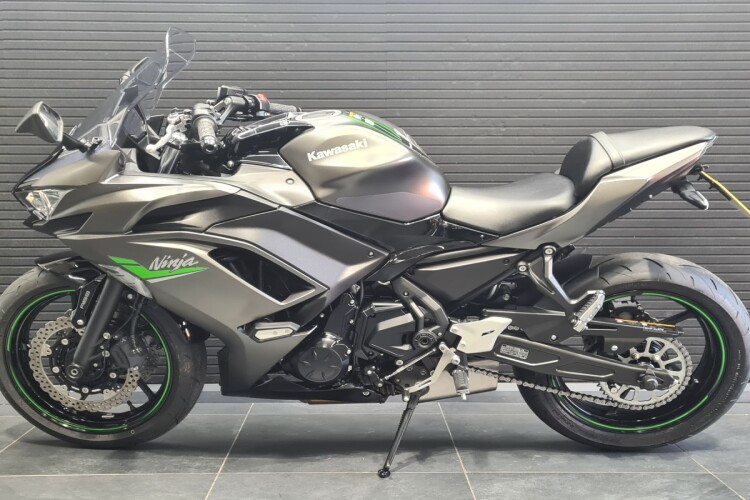 KAWASAKI NINJA 650