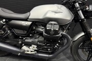 MOTO GUZZI V7