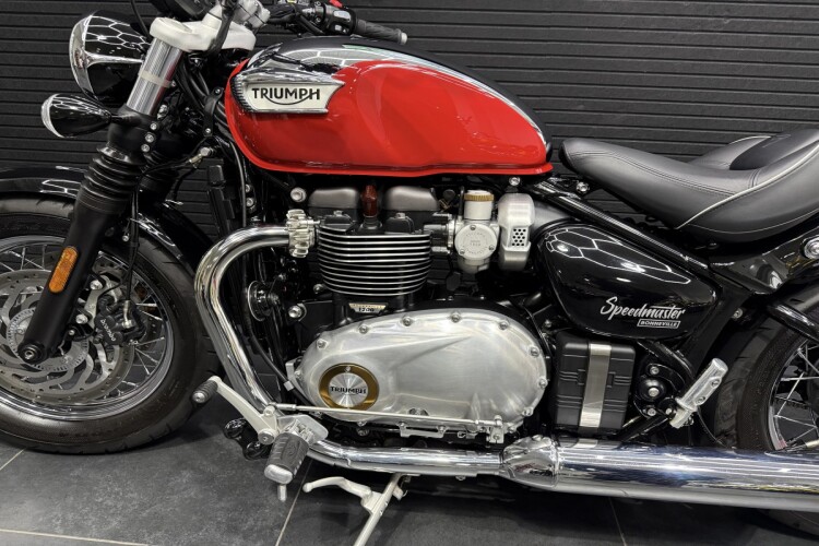 TRIUMPH SPEEDMASTER 1200