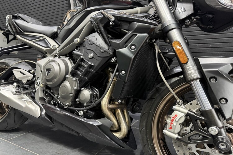TRIUMPH STREET TRIPLE 765