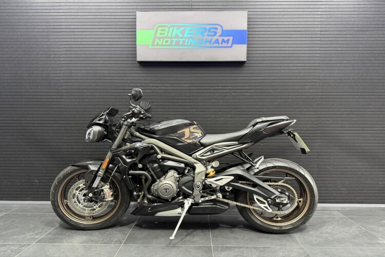TRIUMPH STREET TRIPLE 765