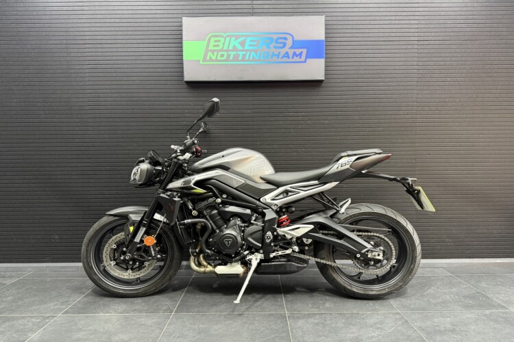 TRIUMPH STREET TRIPLE 765