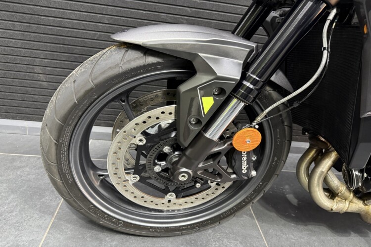 TRIUMPH STREET TRIPLE 765