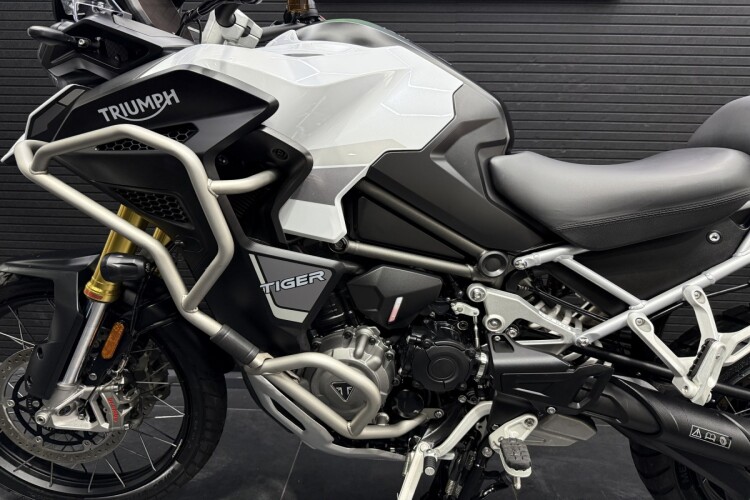 TRIUMPH TIGER 1200
