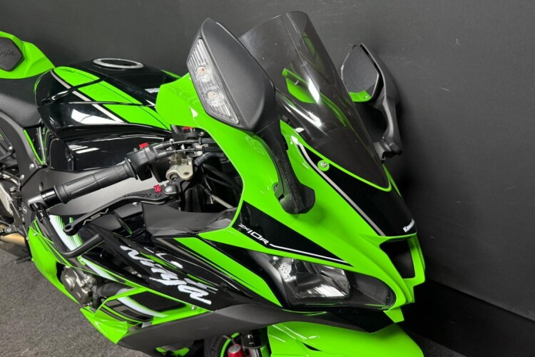 KAWASAKI NINJA ZX-10R
