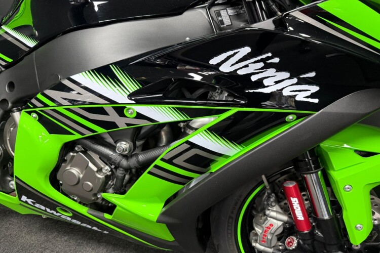 KAWASAKI NINJA ZX-10R