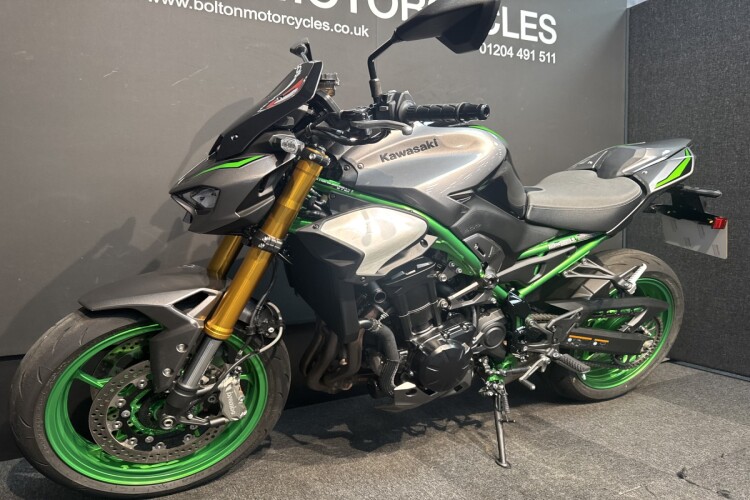 KAWASAKI Z900 SE
