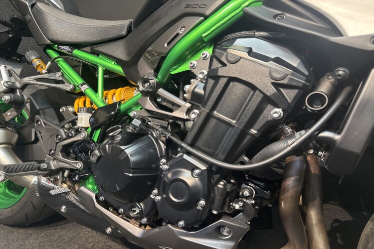 KAWASAKI Z900 SE