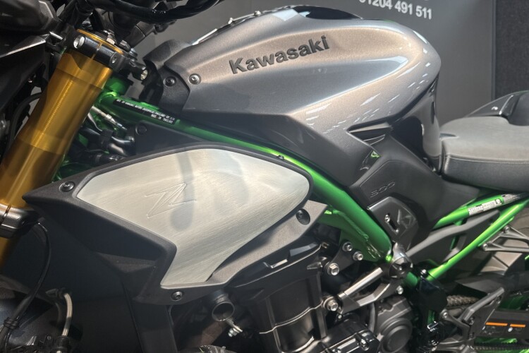 KAWASAKI Z900 SE