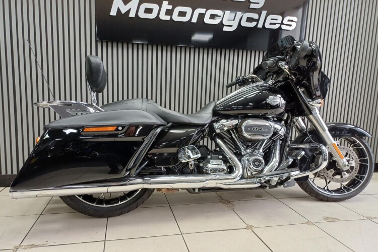 HARLEY-DAVIDSON STREET GLIDE SPECIAL