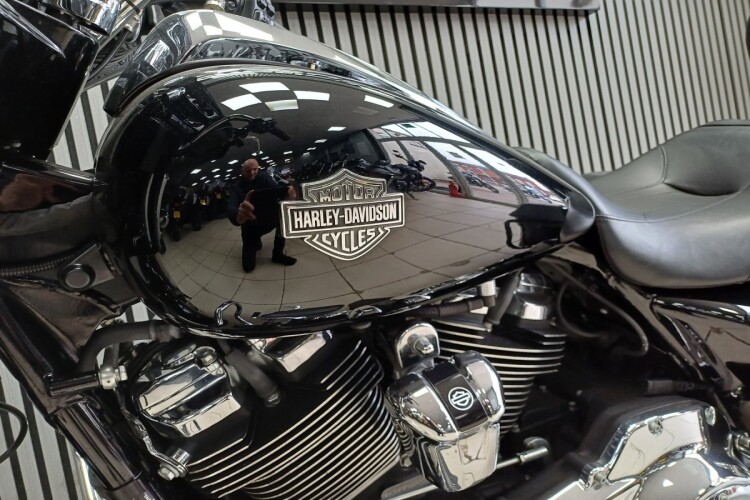 HARLEY-DAVIDSON STREET GLIDE SPECIAL