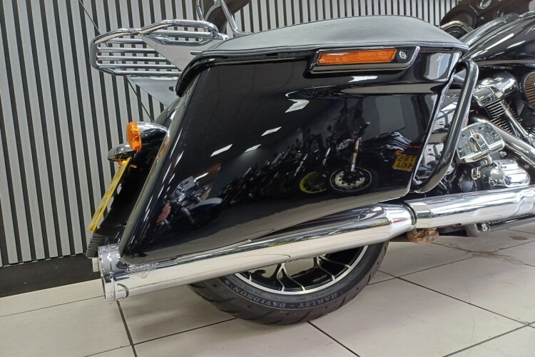 HARLEY-DAVIDSON STREET GLIDE SPECIAL