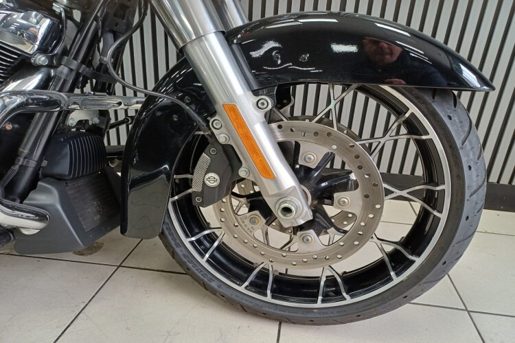 HARLEY-DAVIDSON STREET GLIDE SPECIAL