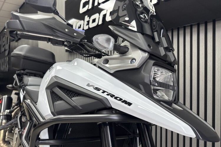 SUZUKI V-STROM 1050