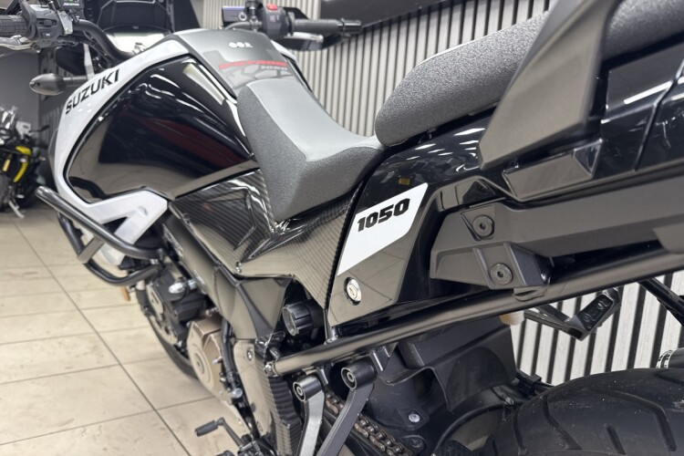 SUZUKI V-STROM 1050